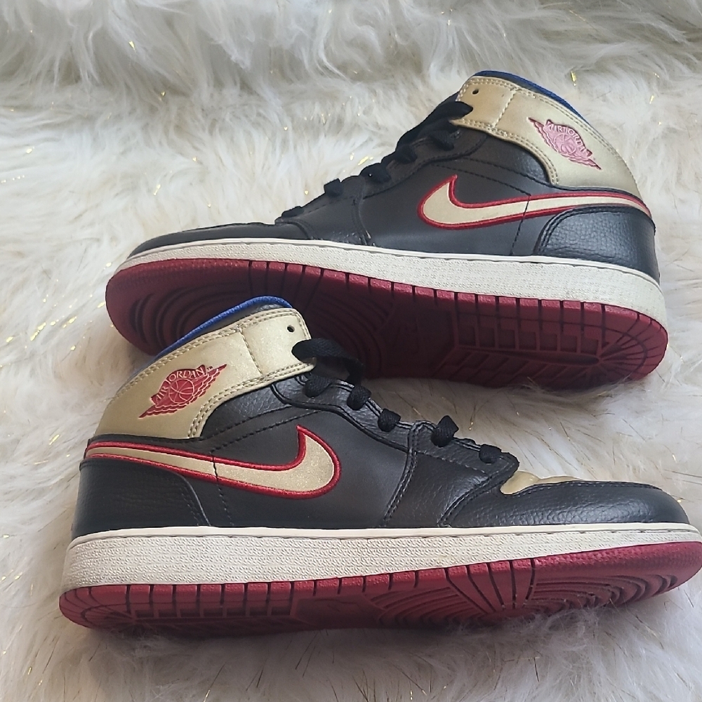 Air Jordan High-Top Sneakers Sise 6y